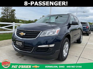 2017 Chevrolet Traverse LS 1GNKRFED4HJ213589 2017 Chevrolet Traverse LS