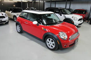 2009 MINI Cooper Base WMWMF33569TW74087 2009 MINI Cooper Base