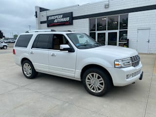 2011 Lincoln Navigator Base 5LMJJ2J52BEJ02664 2011 Lincoln Navigator Base