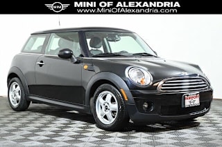 2010 MINI Cooper Base WMWMF3C54ATU78802 2010 MINI Cooper Base