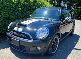 2009 MINI Cooper S WMWMF73569TW87297 2009 MINI Cooper S