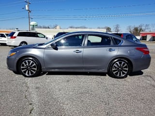 2018 Nissan Altima 1N4AL3AP8JC169990 2018 Nissan Altima