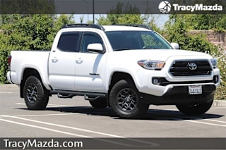 2017 Toyota Tacoma SR5 V6 3TMCZ5AN7HM118422 2017 Toyota Tacoma SR5 V6
