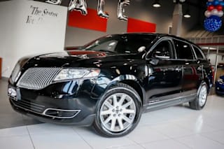 2016 Lincoln MKT Town Car Livery Fleet 2LMHJ5NK6GBL00755 2016 Lincoln MKT Town Car Livery Fleet