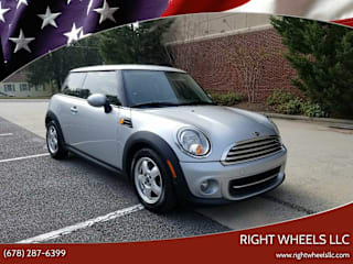 2011 MINI Cooper WMWSU3C51BT097665 2011 MINI Cooper