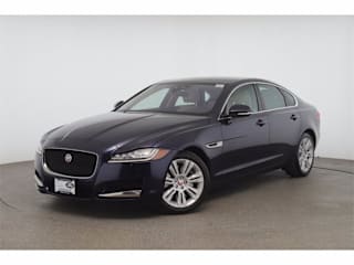 2017 Jaguar XF 35t Premium SAJBJ4BV8HCY35233 2017 Jaguar XF 35t Premium