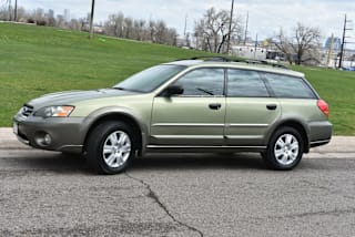 2005 Subaru Outback 2.5i 4S4BP61C157339831 2005 Subaru Outback 2.5i