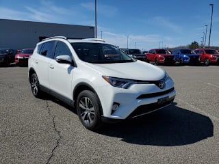 2018 Toyota RAV4 JTMRFREV6JJ177159 2018 Toyota RAV4