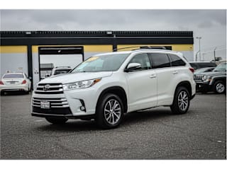 2018 Toyota Highlander XLE 5TDKZRFH6JS538197 2018 Toyota Highlander XLE