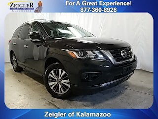 2018 Nissan Pathfinder S 5N1DR2MM5JC657355 2018 Nissan Pathfinder S