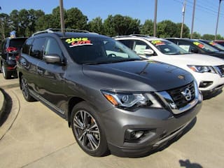 2017 Nissan Pathfinder Platinum 5N1DR2MN0HC680450 2017 Nissan Pathfinder Platinum