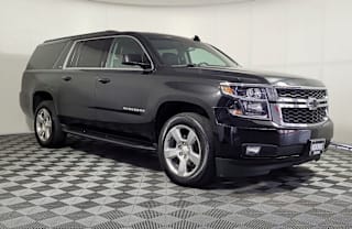 2018 Chevrolet Suburban LT 1500 1GNSKHKC4JR404772 2018 Chevrolet Suburban LT 1500