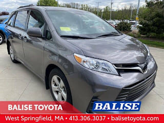 2018 Toyota Sienna LE 8-Passenger 5TDKZ3DCXJS950384 2018 Toyota Sienna LE 8-Passenger