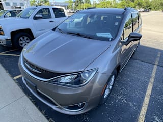 2018 Chrysler Pacifica Touring L 2C4RC1BG3JR261242 2018 Chrysler Pacifica Touring L