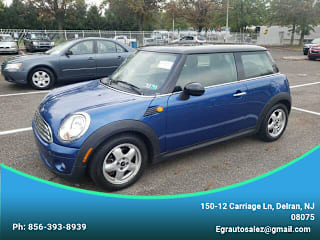 2009 MINI Cooper Base WMWMF33509TU73124 2009 MINI Cooper Base