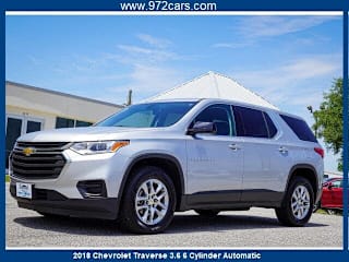 2018 Chevrolet Traverse LS 1GNERLKW9JJ139898 2018 Chevrolet Traverse LS