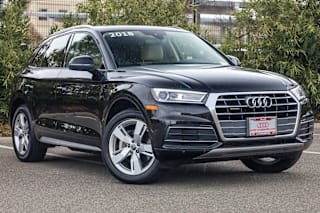 2018 Audi Q5 2.0T quattro Premium WA1ANAFY7J2002384 2018 Audi Q5 2.0T quattro Premium