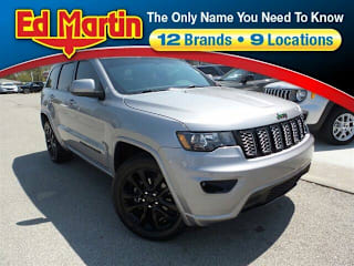 2018 Jeep Grand Cherokee Altitude 1C4RJFAGXJC325631 2018 Jeep Grand Cherokee Altitude