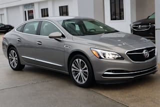 2018 Buick LaCrosse Essence 1G4ZP5SS2JU112562 2018 Buick LaCrosse Essence