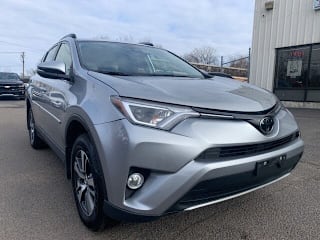2018 Toyota RAV4 JTMRFREV4JJ191013 2018 Toyota RAV4