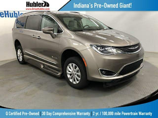 2017 Chrysler Pacifica Touring-L 2C4RC1BG2HR777571 2017 Chrysler Pacifica Touring-L