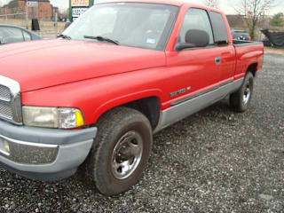2000 Dodge Ram Pickup 1500 1B7HC13Y8YJ166581 2000 Dodge Ram Pickup 1500
