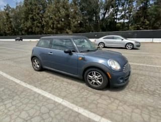 2011 MINI Cooper Base WMWSU3C5XBT092903 2011 MINI Cooper Base