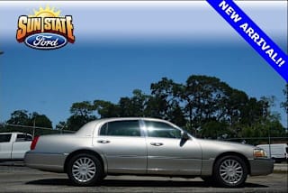 2005 Lincoln Town Car 1LNHM81W45Y666291 2005 Lincoln Town Car