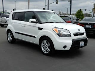 2011 Kia Soul + KNDJT2A22B7277332 2011 Kia Soul +