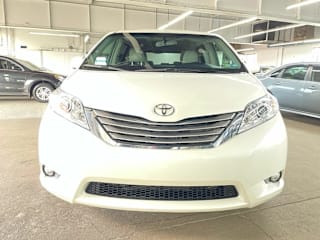 2017 Toyota Sienna XLE 7-Passenger 5TDDZ3DC8HS187946 2017 Toyota Sienna XLE 7-Passenger