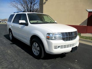 2010 Lincoln Navigator Base 5LMJJ2J58AEJ03820 2010 Lincoln Navigator Base